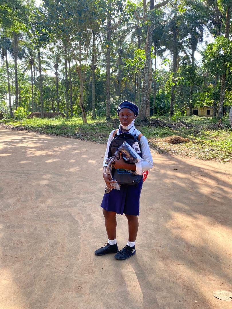 Fatmata S. Kamara with her new back to school kit ©UNFPA Sierra Leone/2020/John Sesay