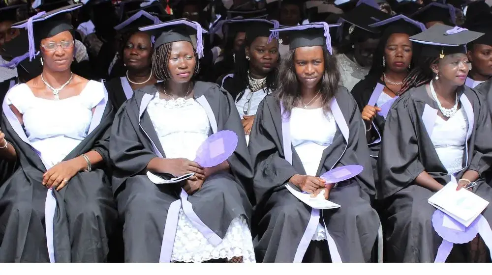 With UNFPA support, School of Midwifery in Makeni trains 500 midwives